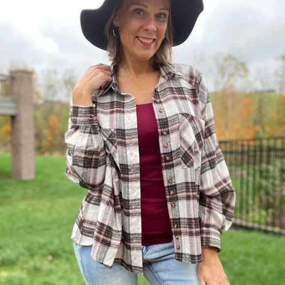 West of Here Flannel Top - Picture 2 of 6